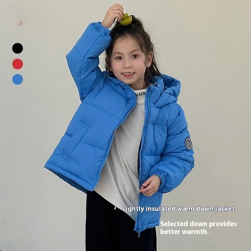 2025 الخريف الشتاء الفتيان الفتيات الأطفال الأطفال سميكة الدافئة مقنعين بلون قصيرة أسفل سترة سترة 100-140 سنتيمتر