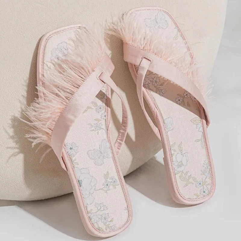 

Novelty Tassel Design Flat Slippers Women Fashion Embroidery Comfort House Slipper Ladies Lightweight Non-Slip Summer Flip Flops