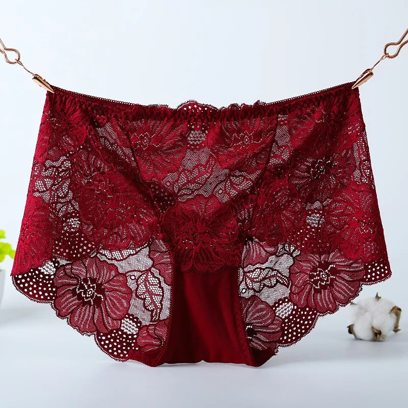 Bequeme und atmungsaktive Damen-Dreieckshose aus Baumwolle mit mittlerer Taille und Spitze
