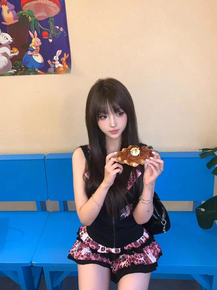 

Y2k Aesthetic Leopard Print Mini Skirt Hot Girls Vintage Sweet Partchwork Skirt Subculture High Street Skirt Design Chic Outfits