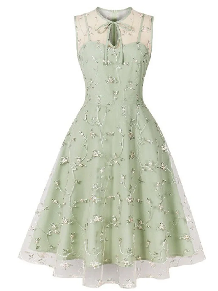 1950s floral embroidery lace dress 1950s Floral Embroidered Strapless Gown