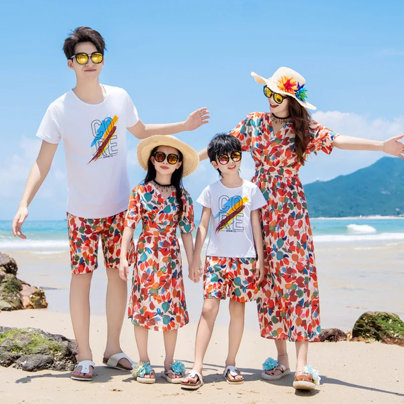 Beach Family Matching Fashion Clothes Mom Daughter Resort Dress Vacation Holiday Look Dad and Son Tops Shorts Two Piece Outfits