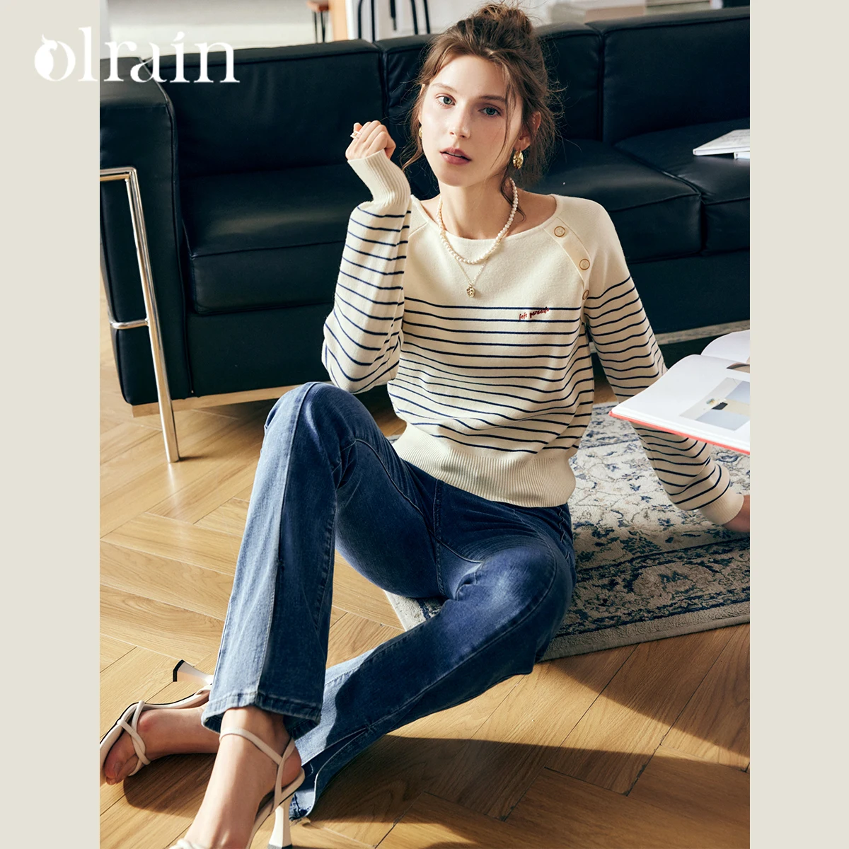 

OLrain Striped Women Pullovers Tops 2025 Spring New O Neck Long Sleeve Comfort Irregular Button Knit Female Clothing O22QZ59211
