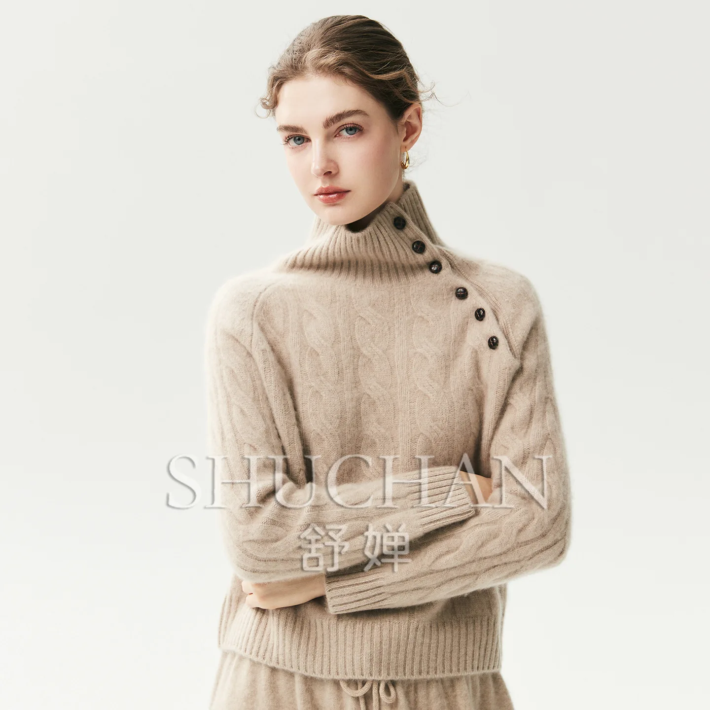 Turtleneck Twist Sweater Women's 2026 New Autumn Lazy High-end Shackle Solid Color Thin Knitted Sweater Top
