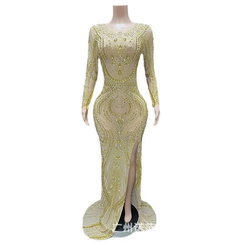 

Тяжелая промышленность, золото, бриллиант, темперамент, длинное платье со шлейфом на талии, модель для взрослых, подиумная одежда, женское платье высокого класса на день рождения