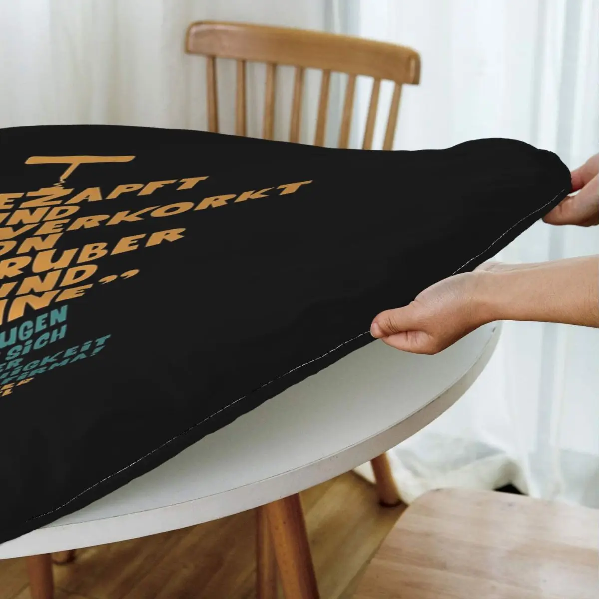 Tapped And Originally Corked - Loriot - Die Nudel Waterproof Round Tablecloth Table Cloth for Kitchen Events Dining Table Cover
