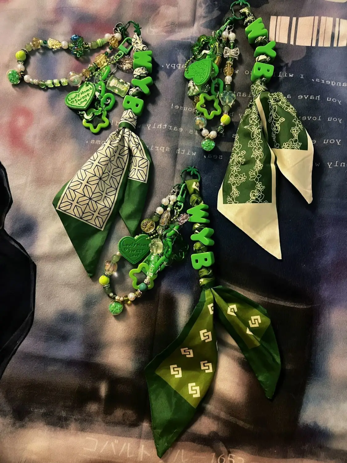 حزمة دعم Wang Yibo المعلقة، سلسلة مفاتيح خضراء، هدية تزيين الحفل، محيطية عالية الجمال #1