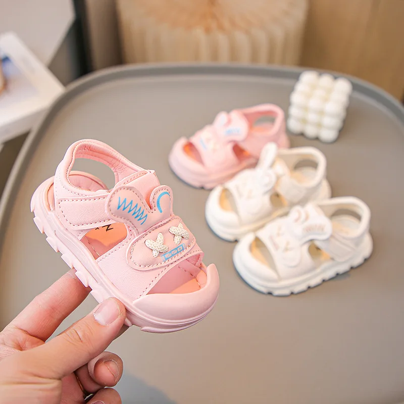 2024 Summer New Baby Cute Sandals Soft Sole Anti Slip Beach Shoes Kids Cartoon Rabbit Girls Shoes Kick Prevention Walking Shoes