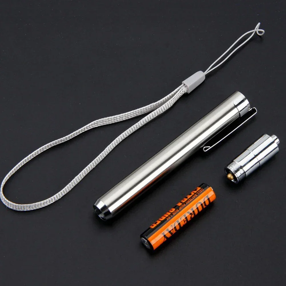 8 Pezzi Torcia UV LED Penna 395nm – Portatile, Impermeabile, Mini Tascabile (Batterie Escluse)