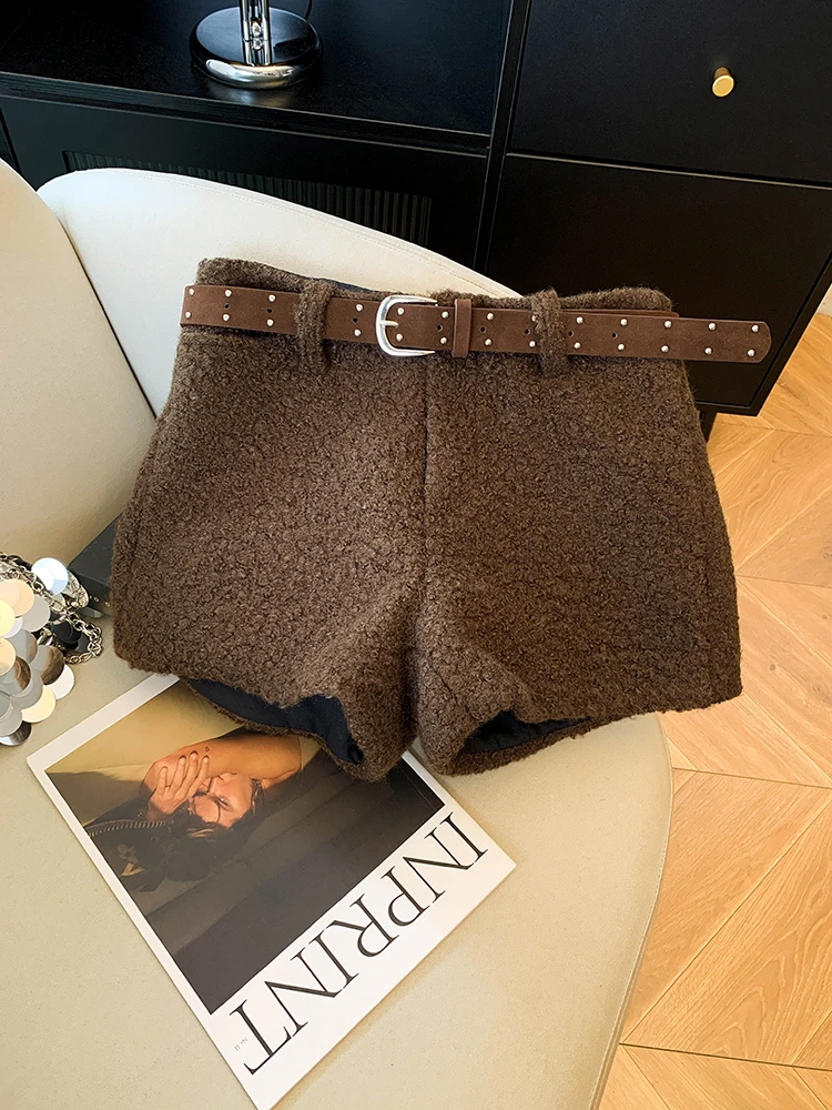 Pantalones cortos Retro de lana de cordero para mujer, pantalones de pierna recta cálidos y adelgazantes, gruesos, de cintura alta, para otoño e invierno