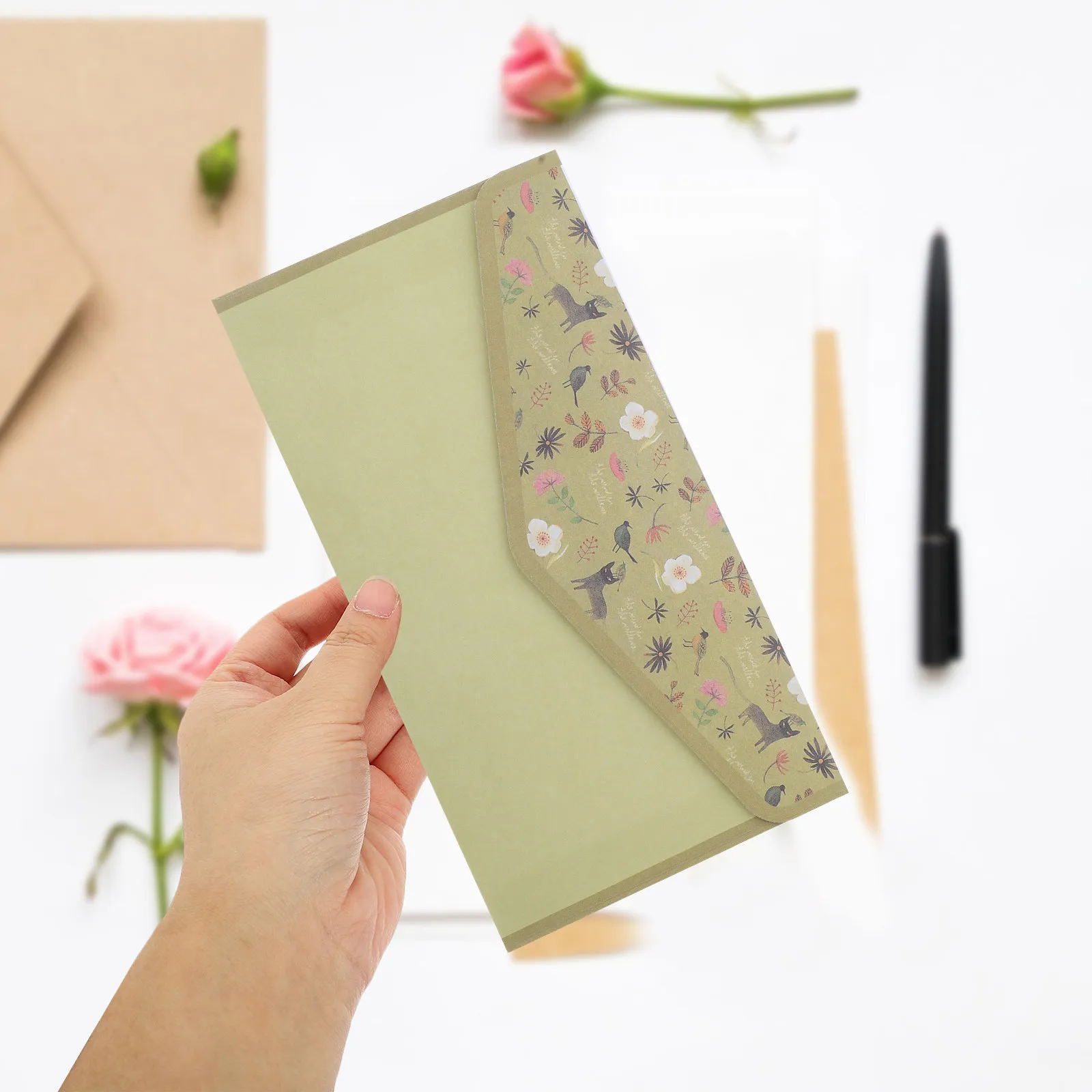 conjunto-elegante-de-papel-de-carta-floral-vintage-chines-e-envelopes-verde-oliva-para-convites-de-casamento-e-acoes-de-gracas