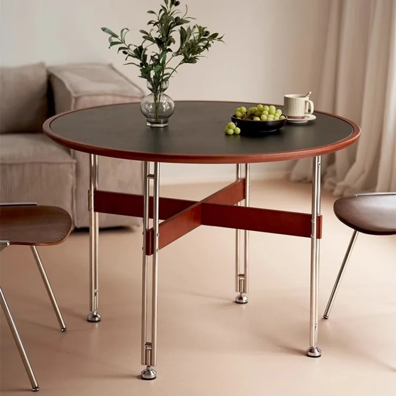 طاولة طعام بسيطة على الطراز القديم وطاولة تفاوض صغيرة لطاولة الشقة #2