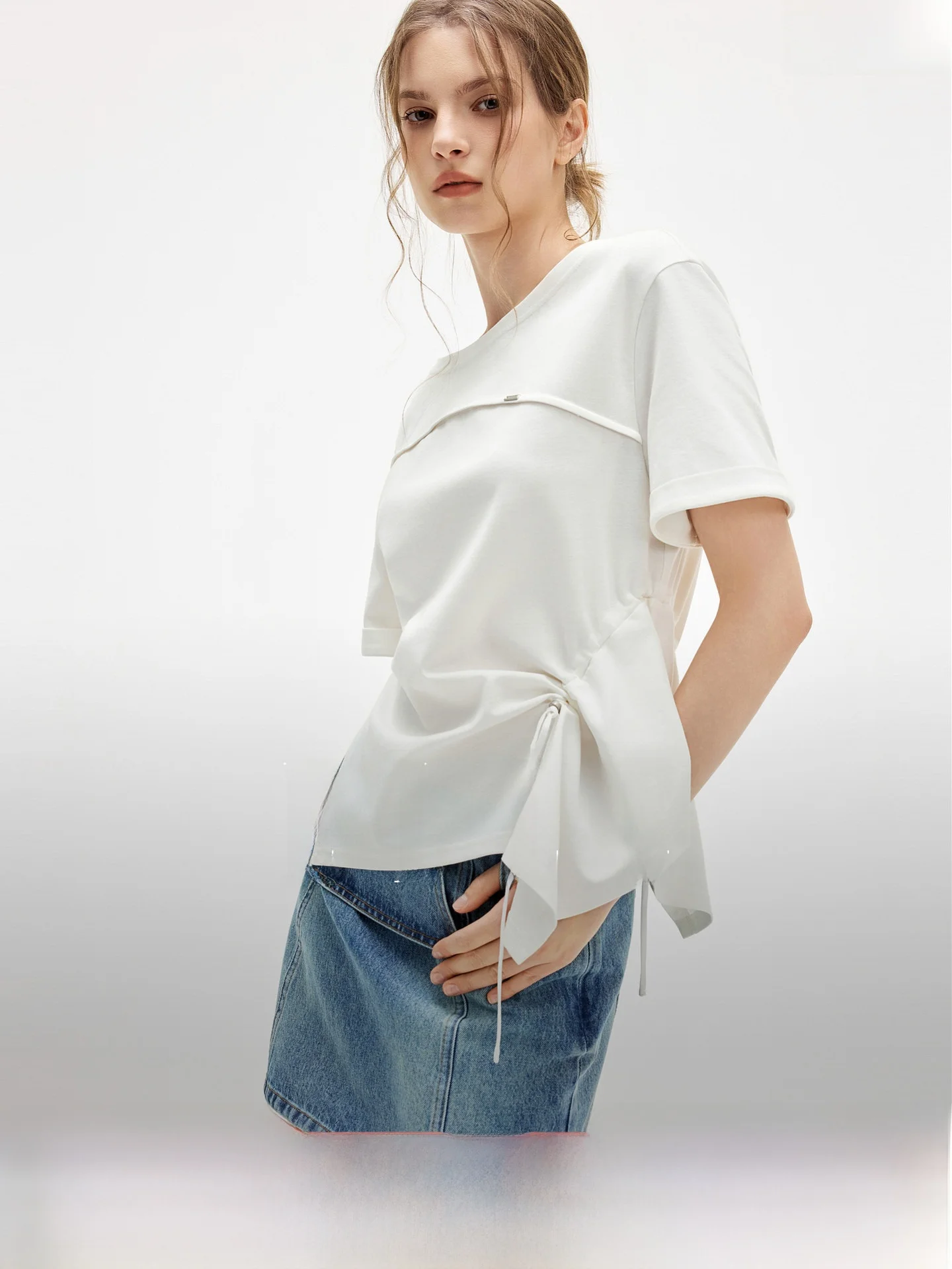 

Elle White Asymmetrical Knot Short Sleeve Women's T-shirt Summer New Design Unique High-grade Commute Style Cotton Blend