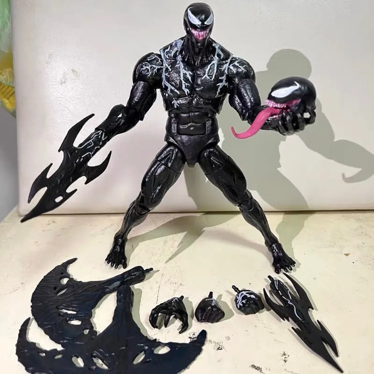 Venom Legends Actionfigur Gemeinsames bewegliches Spielzeug Wechselgesicht Statue Modell Puppe Sammlerstück Kinder als Spielzeug Geschenk