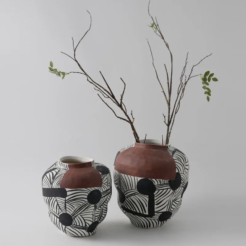Modern new Chinese retro black hand-painted lines circle ceramic large vase ornament hotel bed and breakfast living room decorat