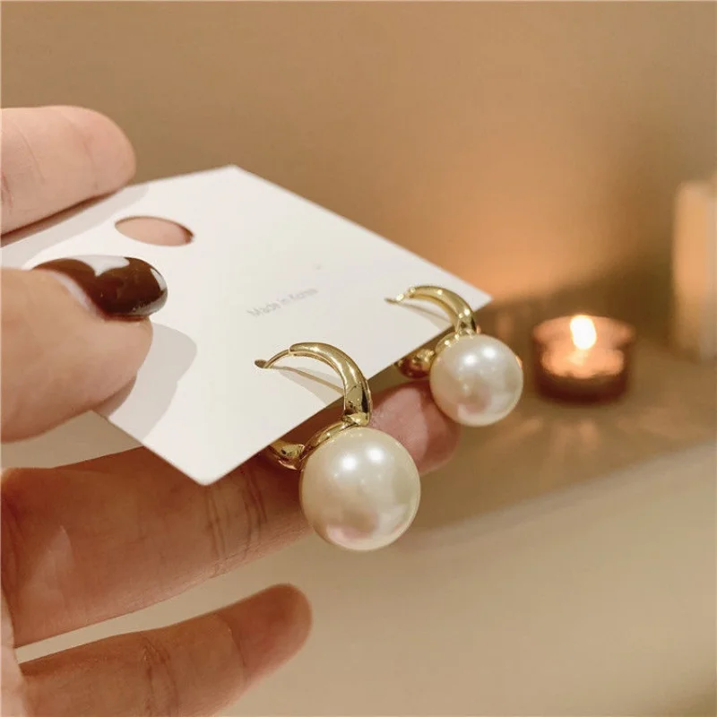 Korean Version Earrings 2025 New Fashion Mermaid Pearl Earrings High-end Sense Niche Design Temperament Light Luxury Earrings