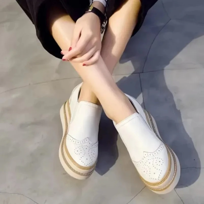 

2025 8 см, женская обувь на танкетке из коровьей кожи в британском стиле, весенне-осенние женские повседневные кроссовки без шнуровки на скрытом каблуке на массивном каблуке