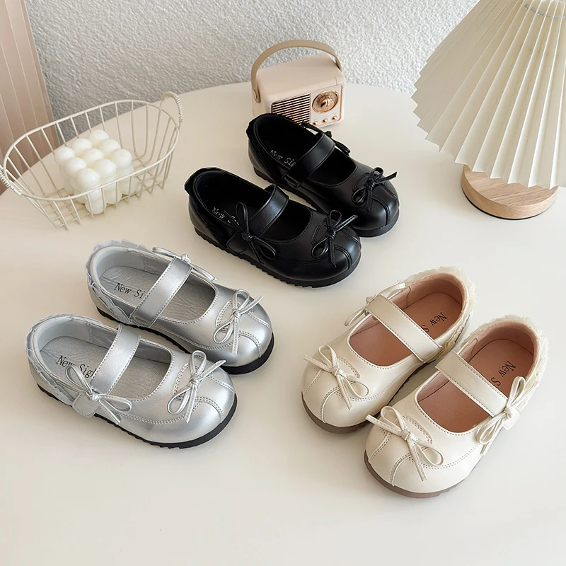 

Girls Princess Style Leather Shoes with Cute Bow 2026 New Spring Toddler Ballet Flats Soft Sole Simple Classic Kids Party Shoes