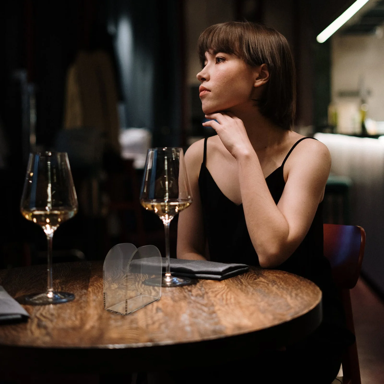 

1Pcs Tabletop Napkin Holder Vertical Paper Napkin Organizer Stand Stylish Storage Rack for Cocktail Tissue Dispenser for Kitchen