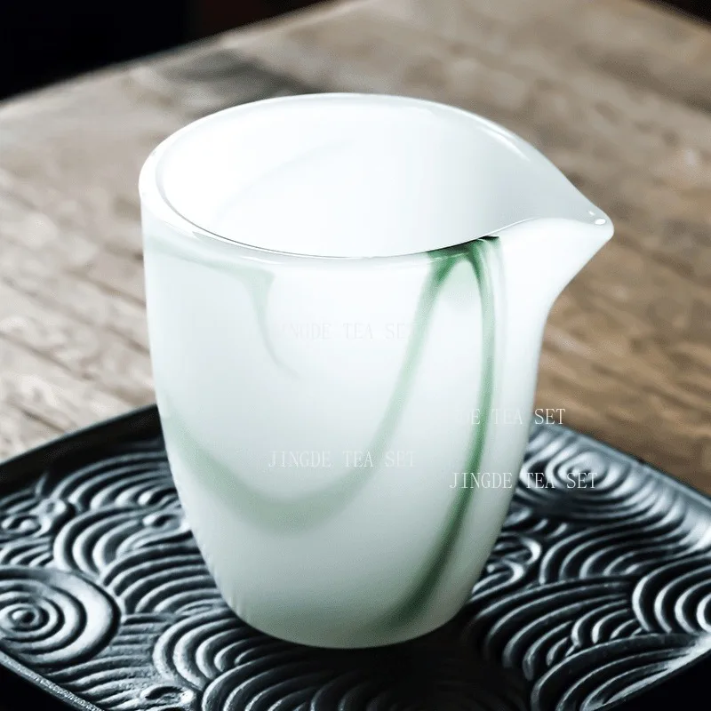 

Jade Green Fair Cup Thickened Anti Scald Tea Dispenser Large Capacity Imitation Jade Glass Kung Fu Tea Set Drinking Utensils