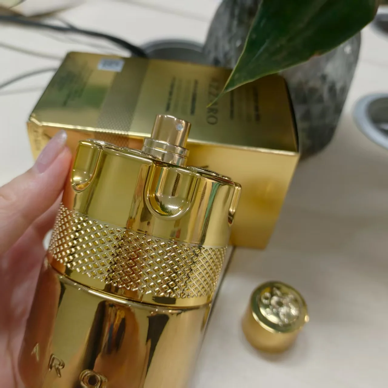 Azzaro es el spray de perfume dorado más popular, potente perfume para hombres en spray, fragancia duradera, atmósfera sencilla