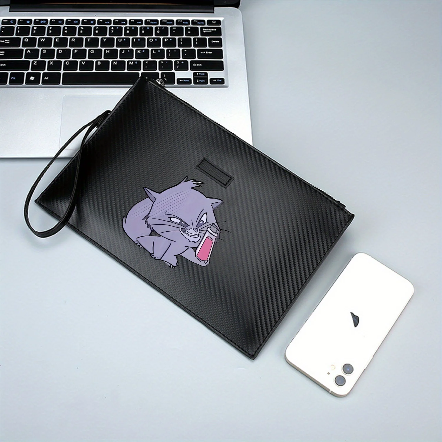 حقيبة يد رجالية من البولي يوريثان مطبوعة أنيقة على شكل قطة كرتونية مع زجاجة وردية، عصرية وعملية للحمل اليومي #2