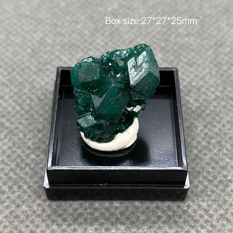 

100% Natural Congo green Dioptase Mineral specimen stones and crystals quartz + box size:27*27*25 mm