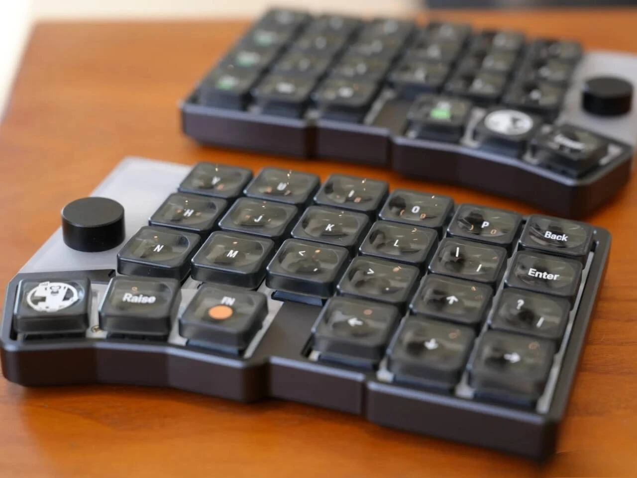 المبيعات الساخنة الجديدة Cornix سبليت لوحة المفاتيح مخصصة بلوتوث السلكية CNC قذيفة قارورة تغيير مفتاح Kaih Choc V2 محور لوحة المفاتيح المريحة