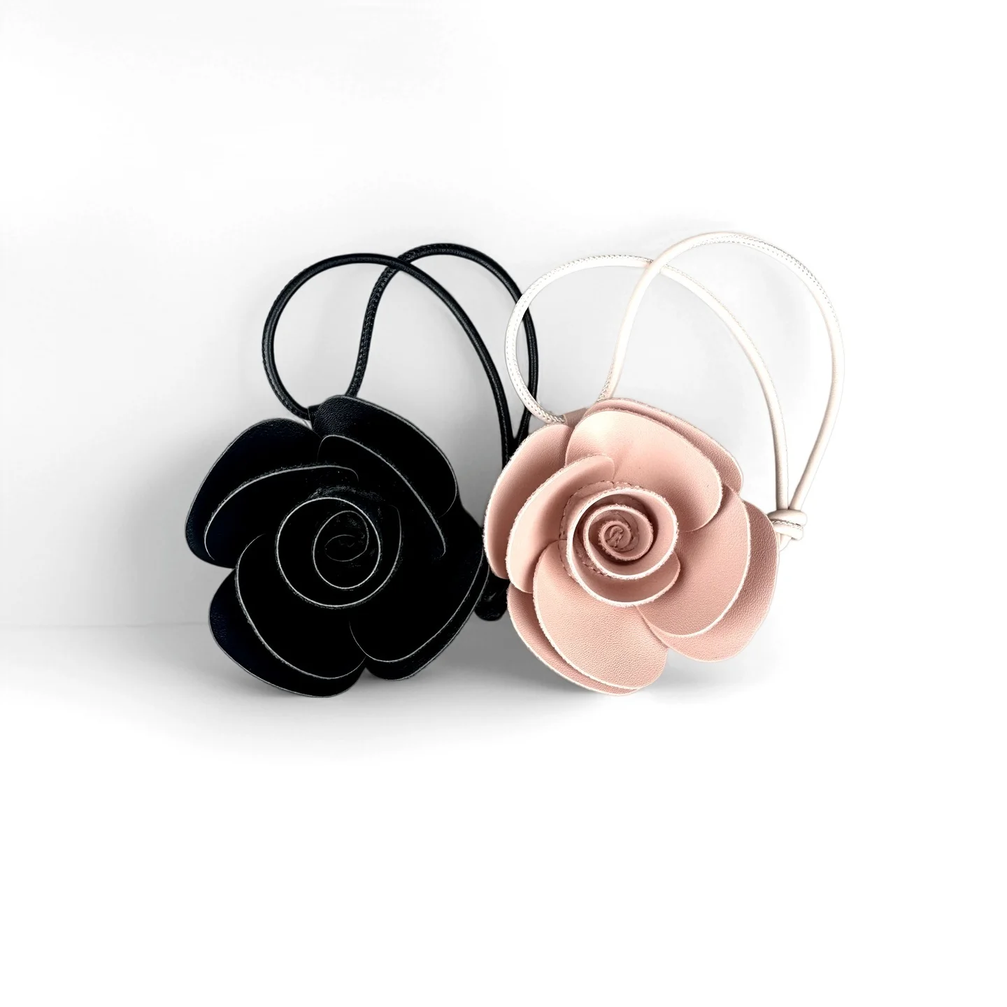 5 Farben Handgefertigter PU-Leder Kamelien-Blumen-Schlüsselanhänger/Taschenanhänger – Sommer-Strand-Feeling/Geschenk – Auto-/Taschen-Accessoire/Deko-Schlüsselanhänger für Sie – Detail 9