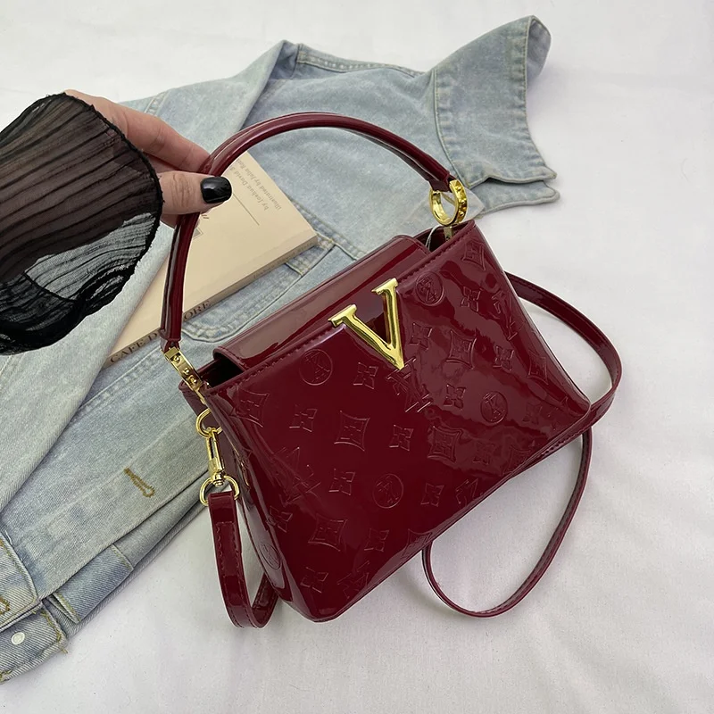 حقيبة يد عصرية للنساء - حقيبة يد جلدية ذات سعة كبيرة مع مقابض معززة وجيوب متعددة