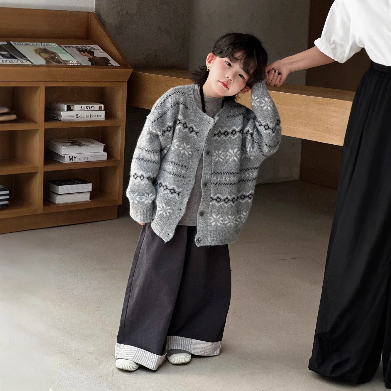 

New Korean embroidered sweaters for boys and girls autumn 2025 cardigans with crochet technique for children knitwear