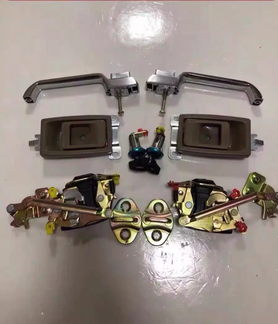 For Zhonglians Puyuans Liugongs cranes  cab lock old driving door lock, crane door lock assembly