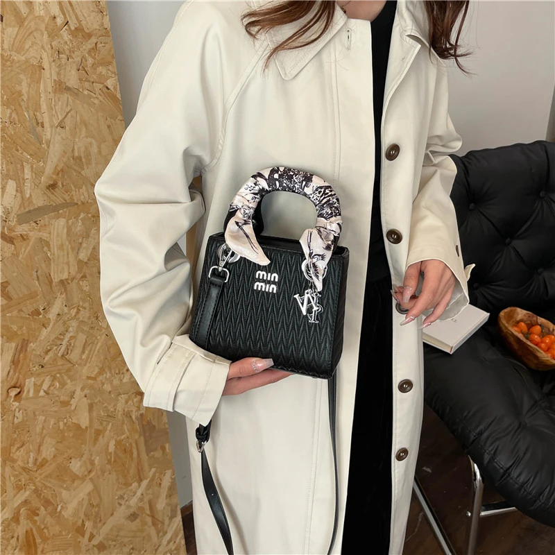 

Luxury High-End Minimalist Unique Vintage Bag For Women With Trendy Design Solid Color