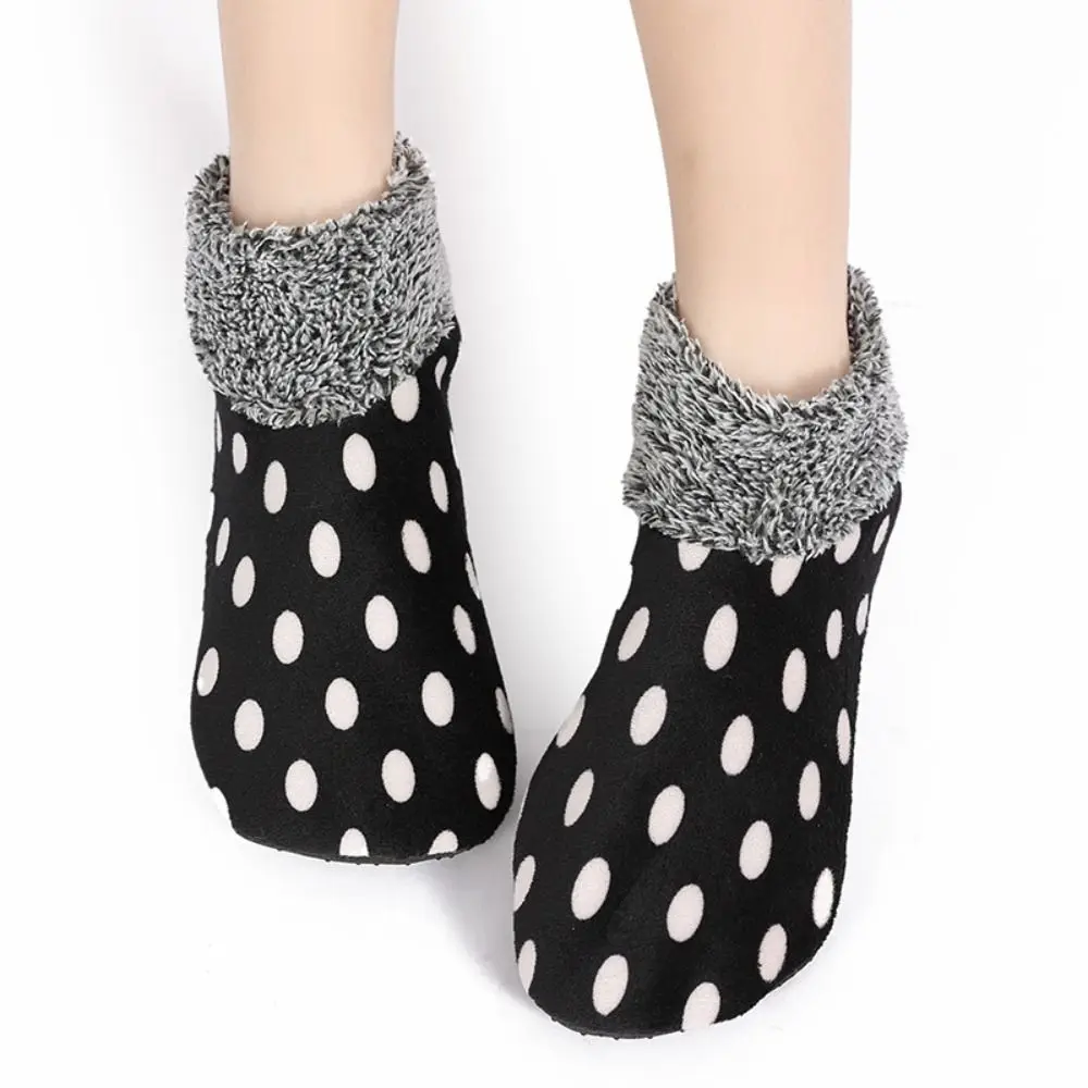 أزياء الشتاء الدافئة المنزل السرير جورب جولة نقطة داخلي عدم الانزلاق Sockings الحرارية مطاطا الطابق النعال للنساء