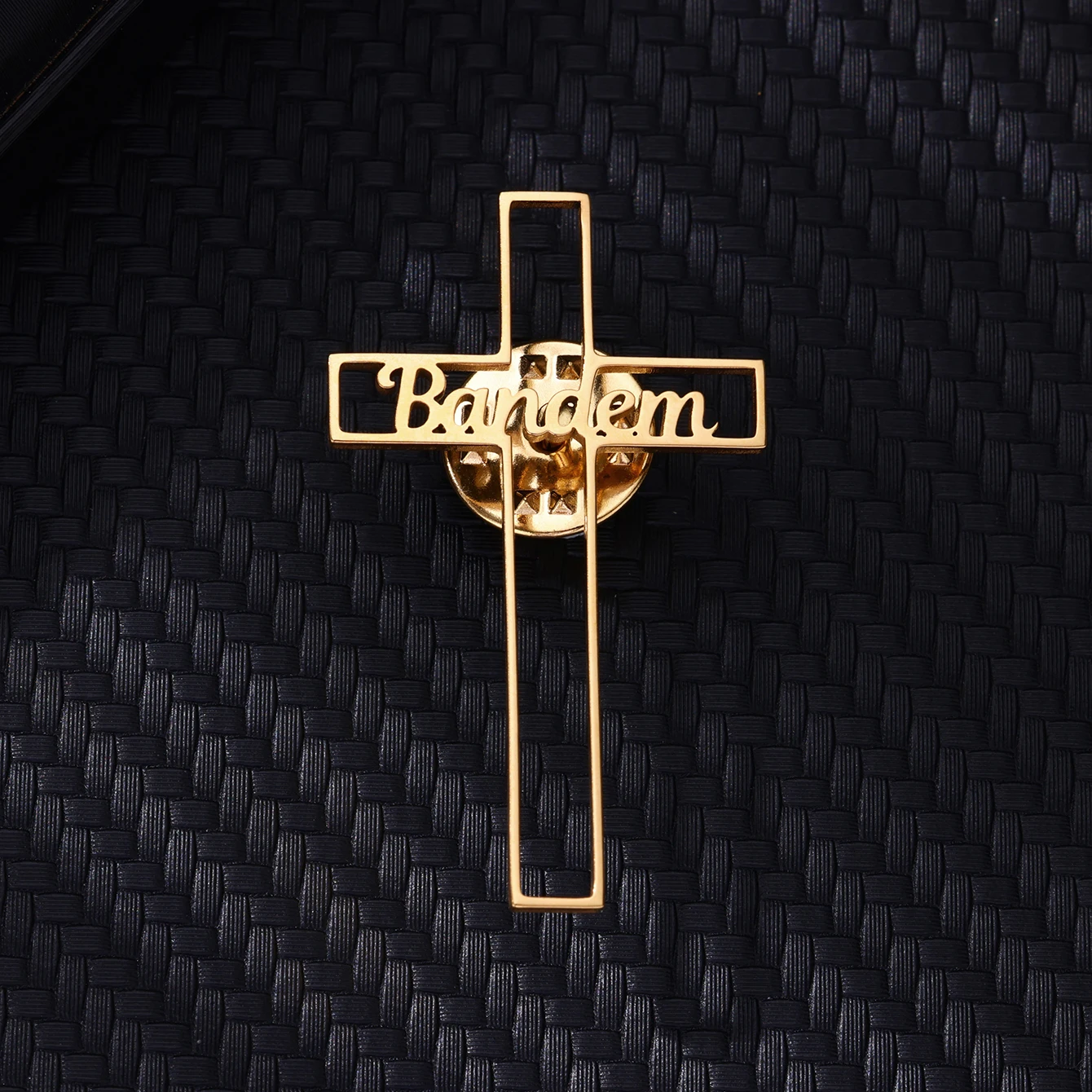 

Custom Cross Name Brooches For Women Men Stainless Steel Customized Brooch Pin Badge Personalized Wedding Party Jewelry On Cloth