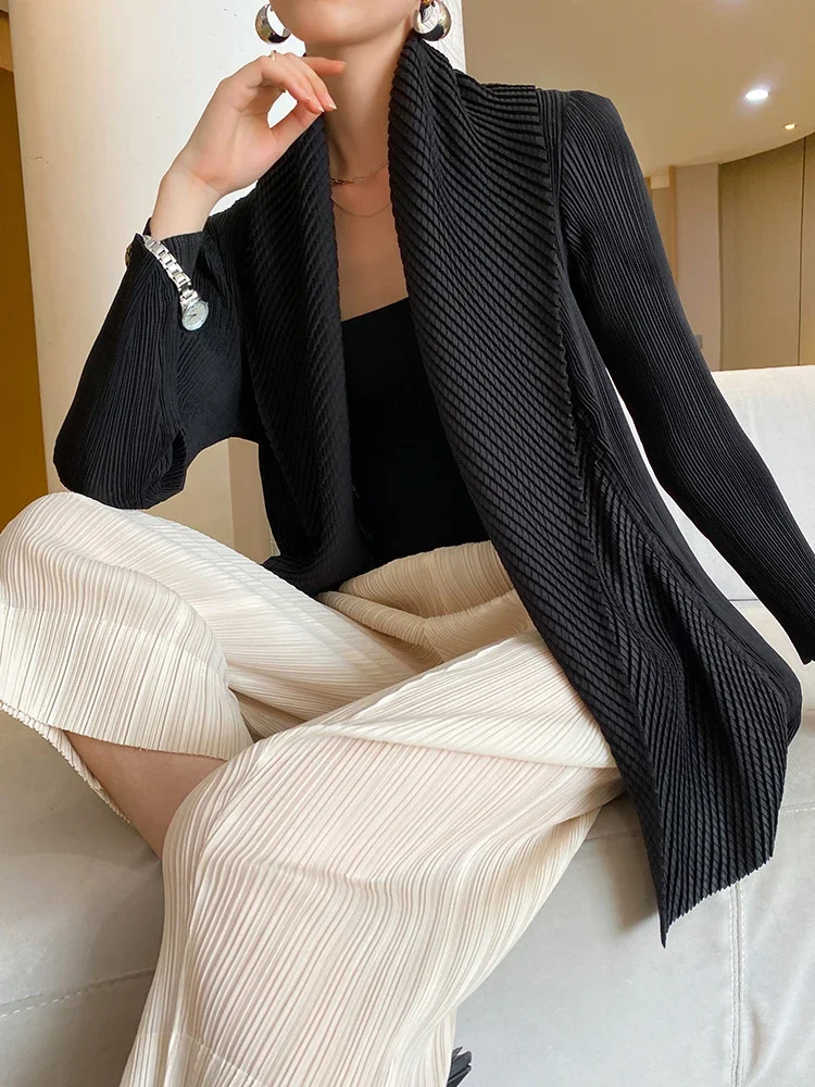 ALSEY Miyake Pleated Fashion Short Coats Women\'s Fall Winter New Black Loose Open Stitch Turn-down Collar Korean Jackets