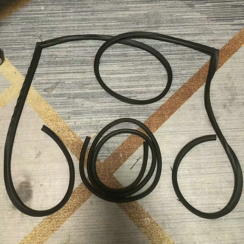 Applicable 5 Series E60 520 525 523 528 530 Rear Windshield Sealant Strip Glass Waterproof Pressure Strip 51317027916