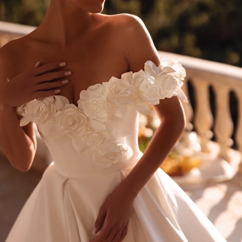 

Satin Ivory White Elegant Princess Dress Wedding Dress V-neck 3D Flower Sequins Lace Up Vestido De Novia Customize