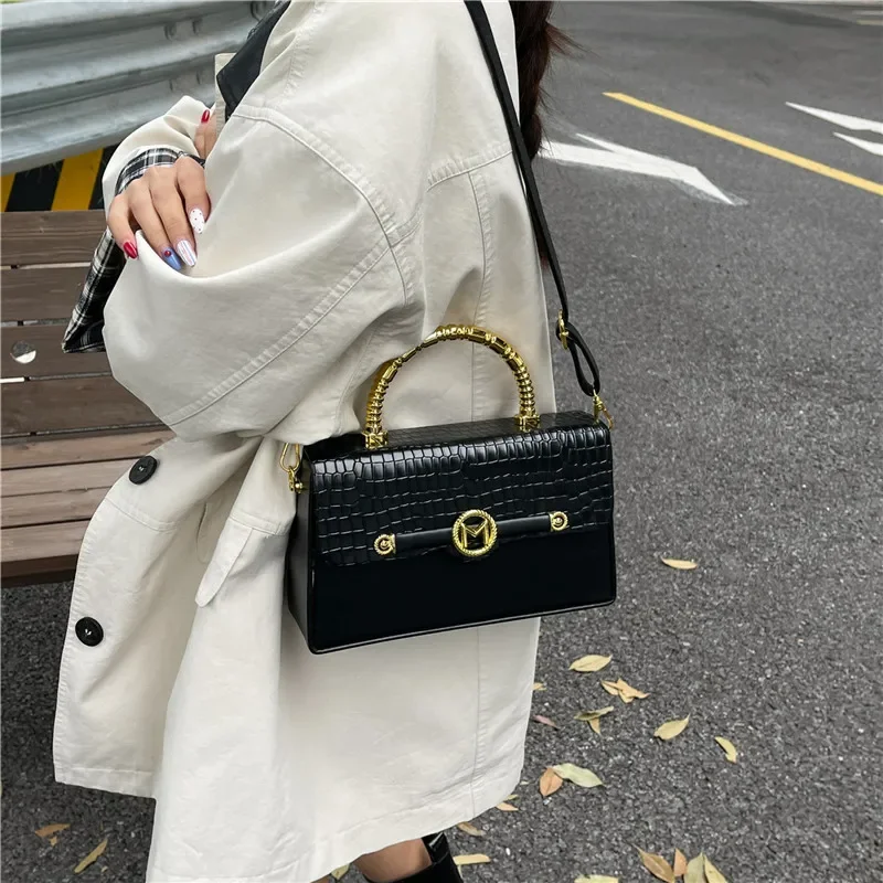 

Fall/Winter Pop French Niche Felt Small Square Bag 2025 - Women's Fashion Versatile Shoulder Crossbody | Chic Minimalist