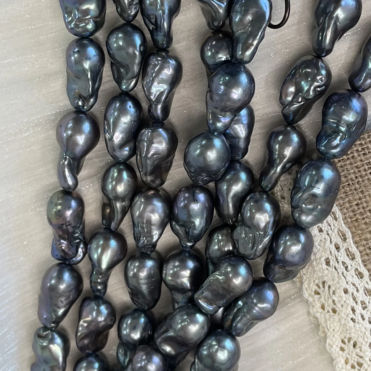 

Baroque Natural Freshwater Pearl Black Fish Tailed Bead Charms for DIY Women Men Necklace Bracelets Jewelry Making Accessories