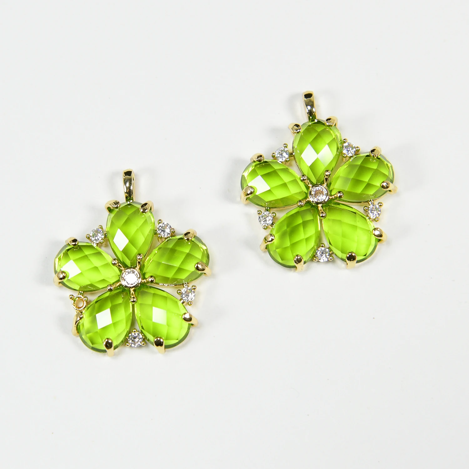 APDGG 2 Pcs Green Crystal Flower Charms Pendant Design Necklace Pendant Jewelry DIY