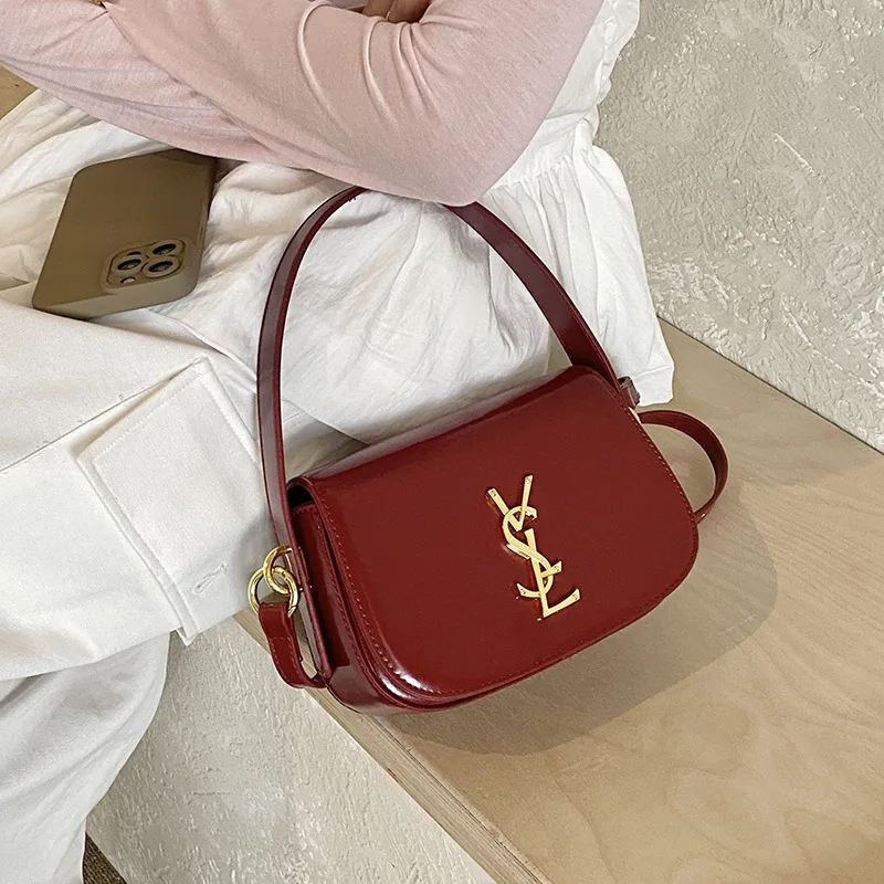 

Minimalist Crossbody Purse, Small Structured Design, Detachable Shoulder Strap, Premium Feel, Everyday Essential, New2026Edition