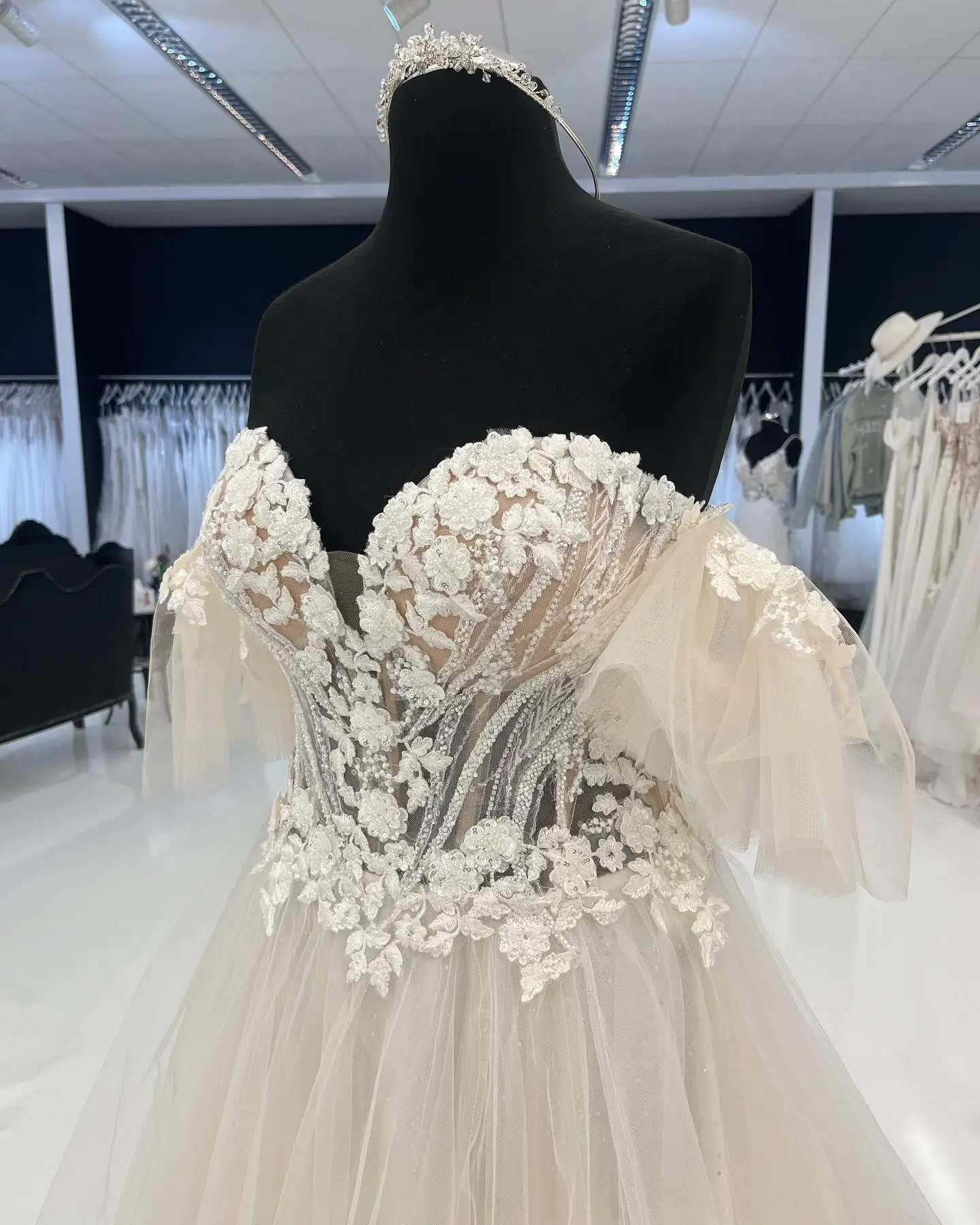 Robes de mariée en dentelle de fleurs 3D, robes de mariée A-ligne, sur mesure, populaire, hors de l'initiative, nouveau, 2023