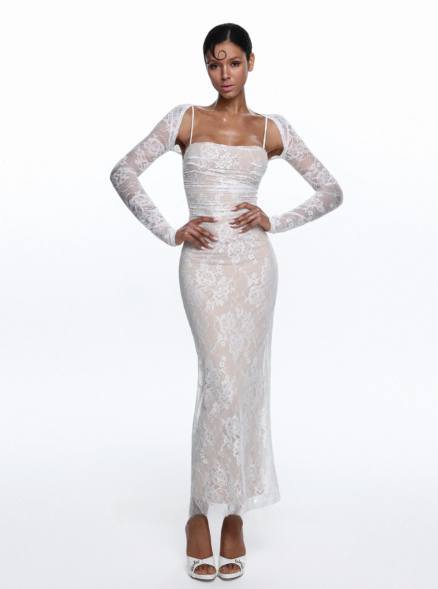 

Сексуальный длинный кружевной комплект с бантом на плече, цветочным узором, из полиэстеровой ткани, весенний сезон, женский модный комплект из двух предметов.