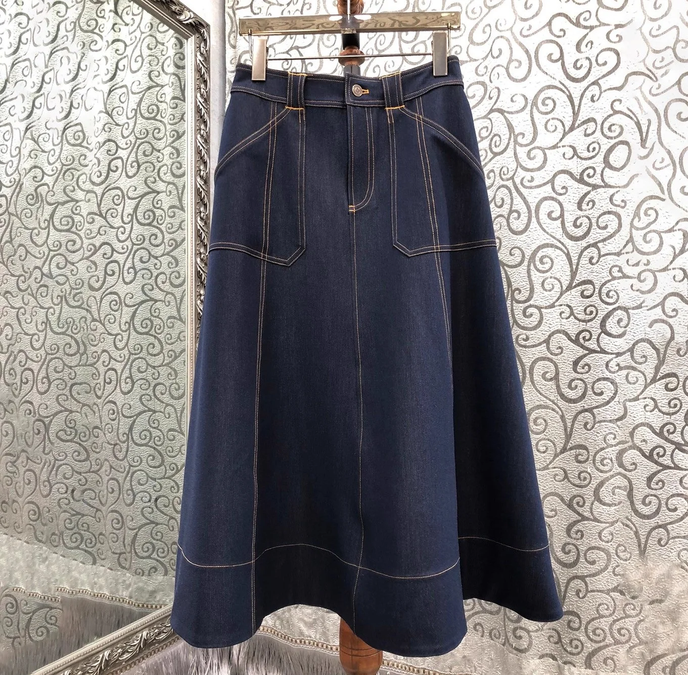 

2025 Autumn Fashion Long Denim Skirt High Quality WOmen Pocket Patchwork Color Block Stitching Casual Vintage Blue Jeans Skirt