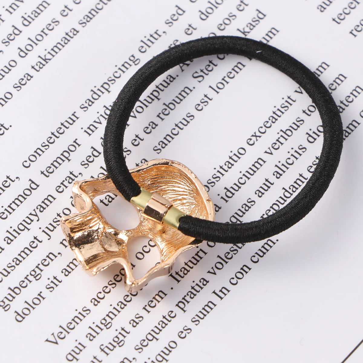 

3pcs Retro Metal Skull Hair Bands Mixed Color Girls Hair Tie Ponytail Holder Elastic Rubber Band Adjustable Size