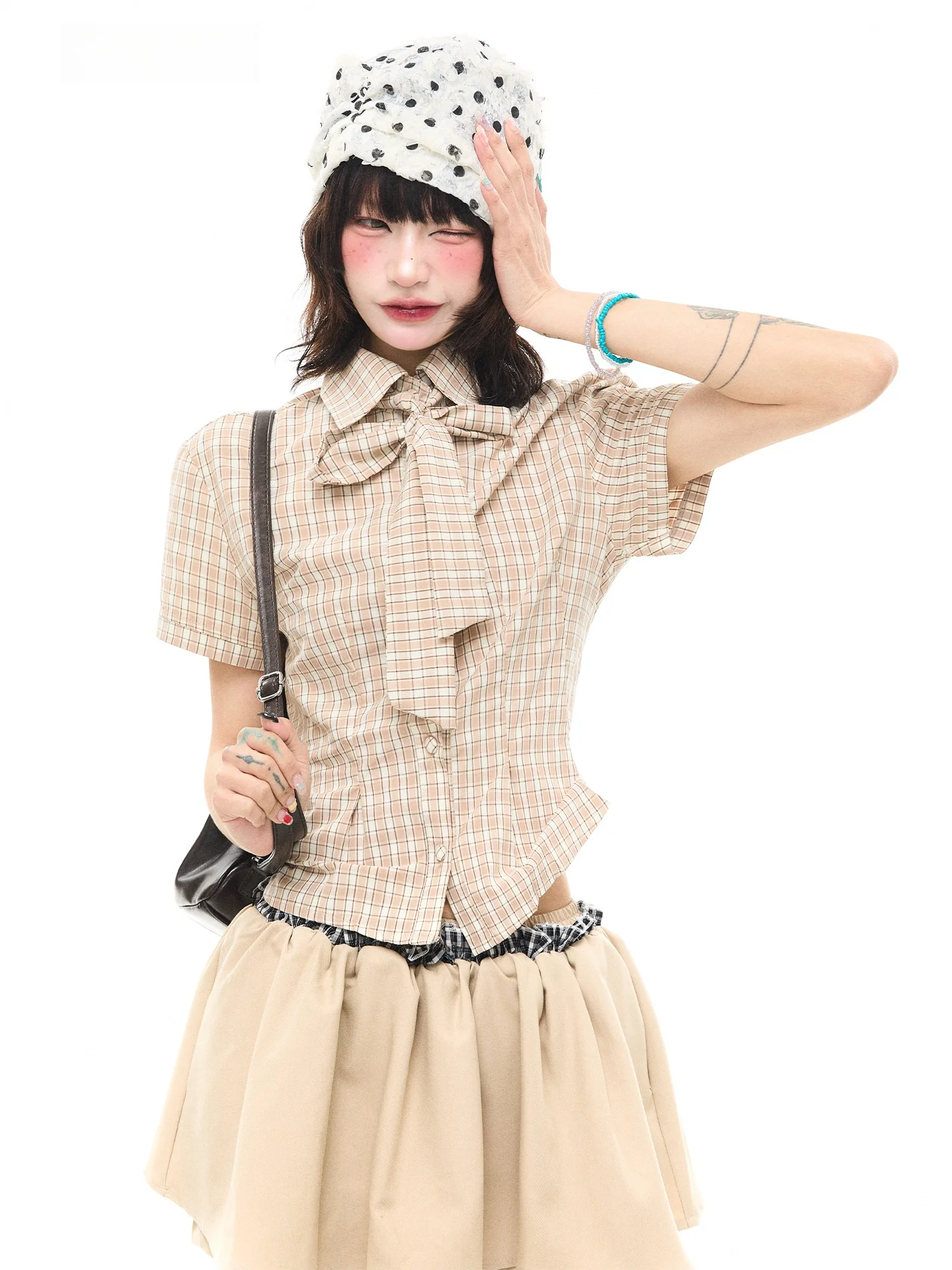 

Корейская рубашка Astrsk в клетку в школьном стиле, женская летняя универсальная рубашка с коротким рукавом и отложным воротником, укороченный топ