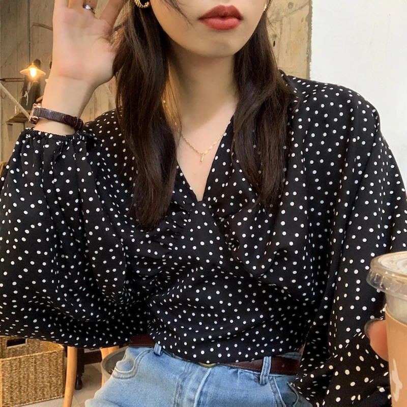 Chic V-Ne Polka Dot Bubble Sve Loose Fit irt with Bow Tie Ba for Women's Commute Korean Sle Long Sve Top
