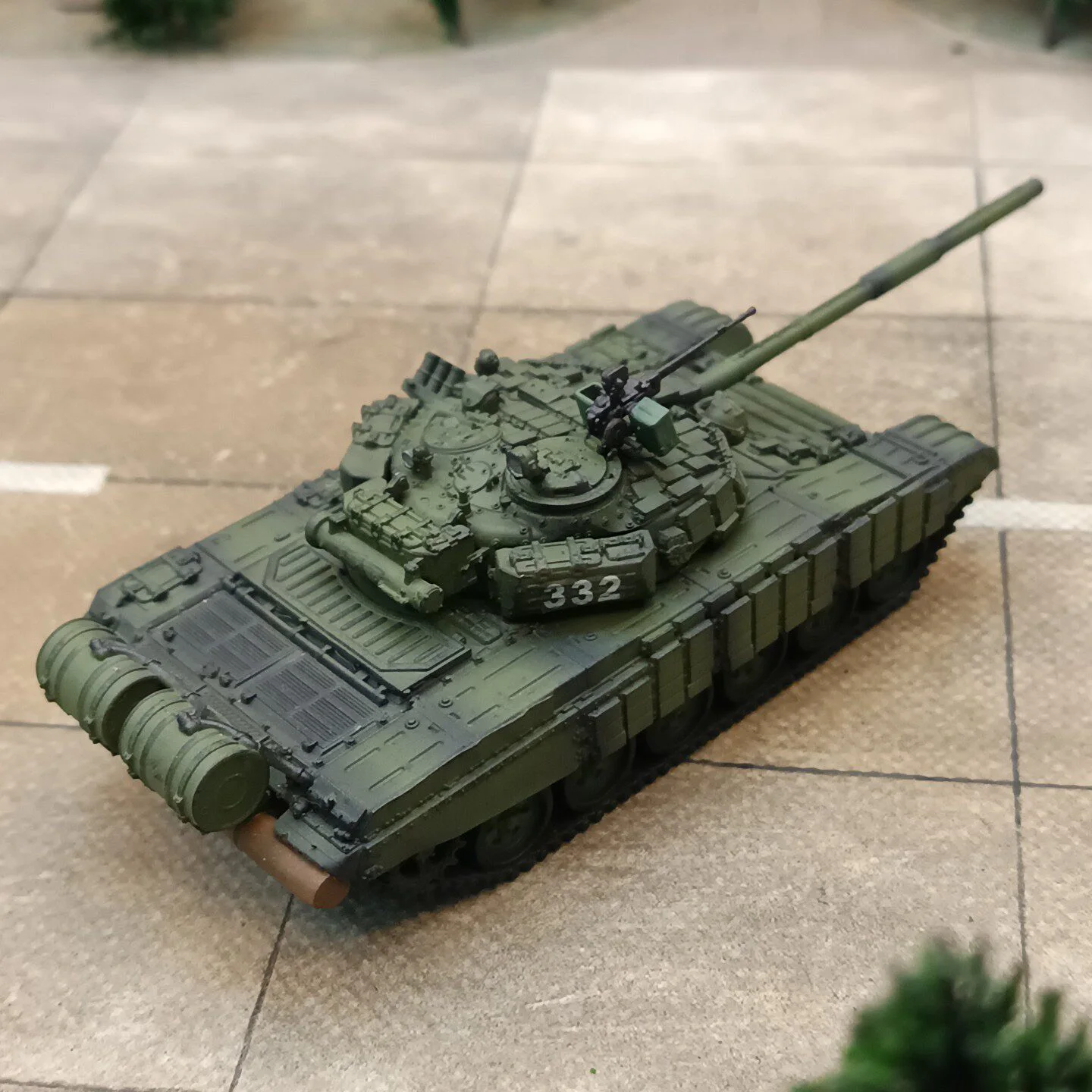 1/72 Russian T-72B1 Tank, Hand-Painted Finished Model Decorative Ornament (Ships in 5-6 Days) view 4