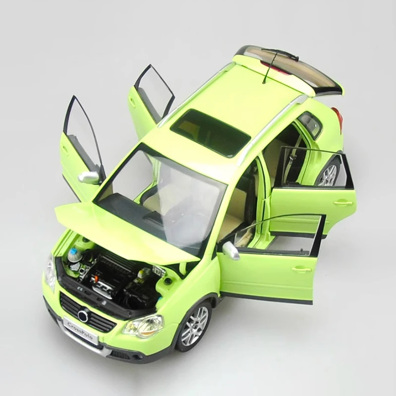 Diecast 1:18 Scale Alloy CROSS POLO Car Model Simulation Toy Finished Product Gift Collection Static Model Display Souvenir